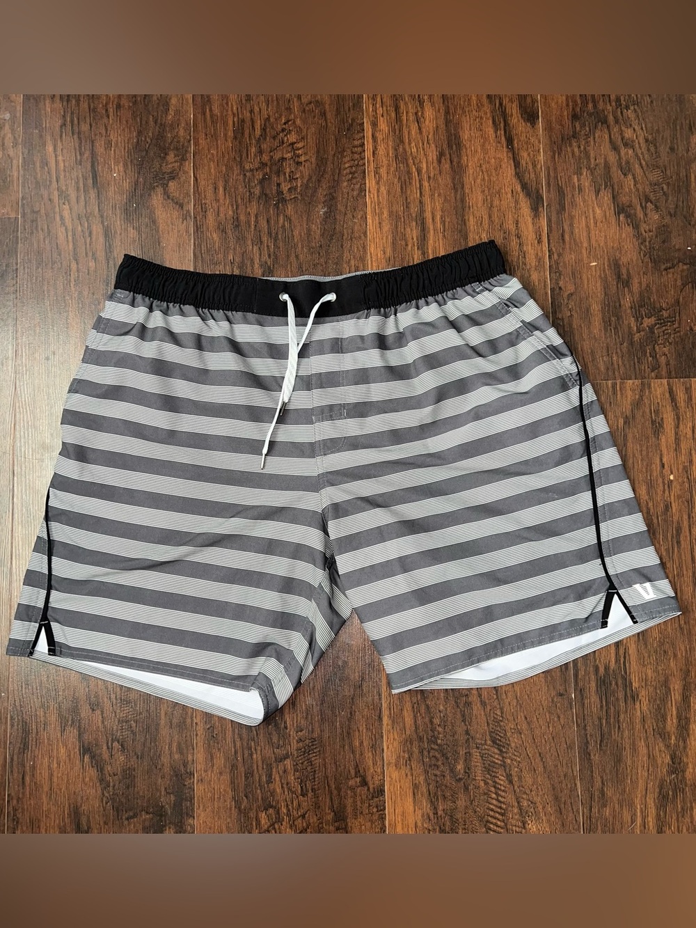 Vuori Trail Deep Sea Green Striped Lined Shorts M